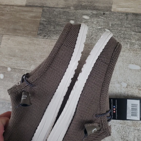 Hey Dude Wally Paisley Shoes Chocolate White Casual Walking Slip-On Shoes NWOB - Picture 10 of 15